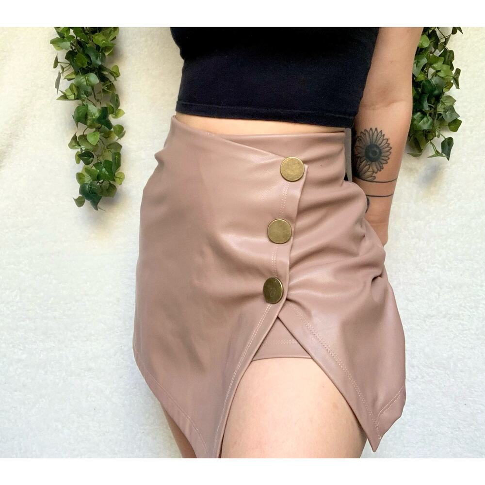 Haute Monde Nude Pink High Waisted Mini Skirt / Skort Women's sz Medium - Picture 2 of 9